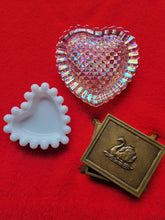 Load image into Gallery viewer, Vintage L.E. Smith Irridescent Pink Heart Shape Trinket Box